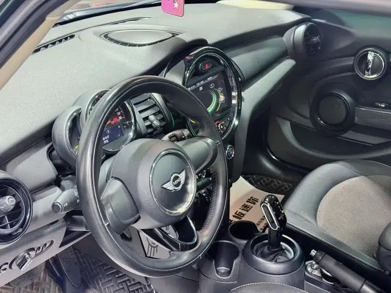 2018 MINI 1.5T ONE 5-Door Edition — миниатюра 10