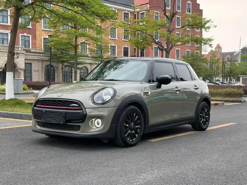 2020 MINI 1.5T ONE 5-Door Edition — миниатюра 1
