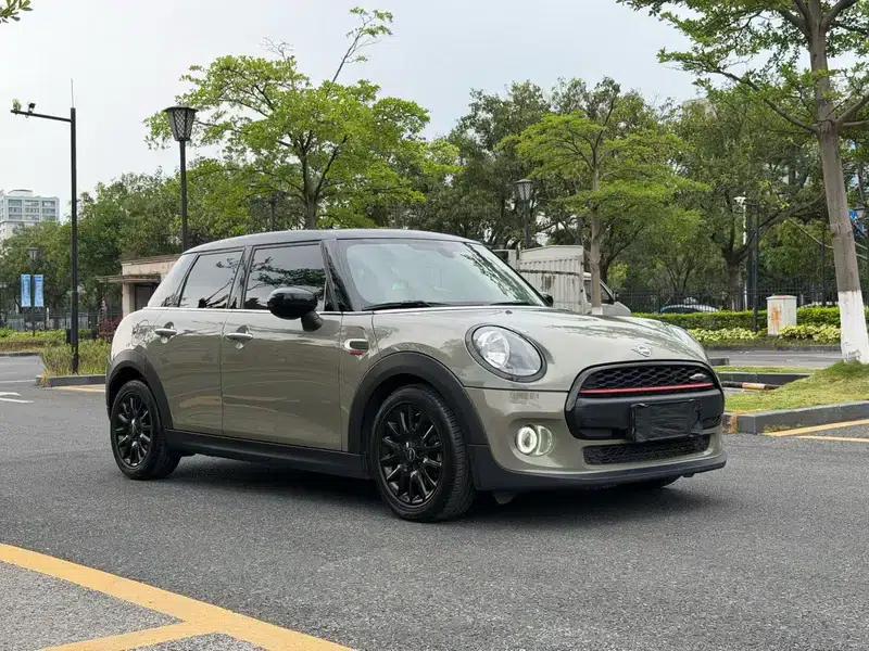 2020 MINI 1.5T ONE 5-Door Edition — миниатюра 3