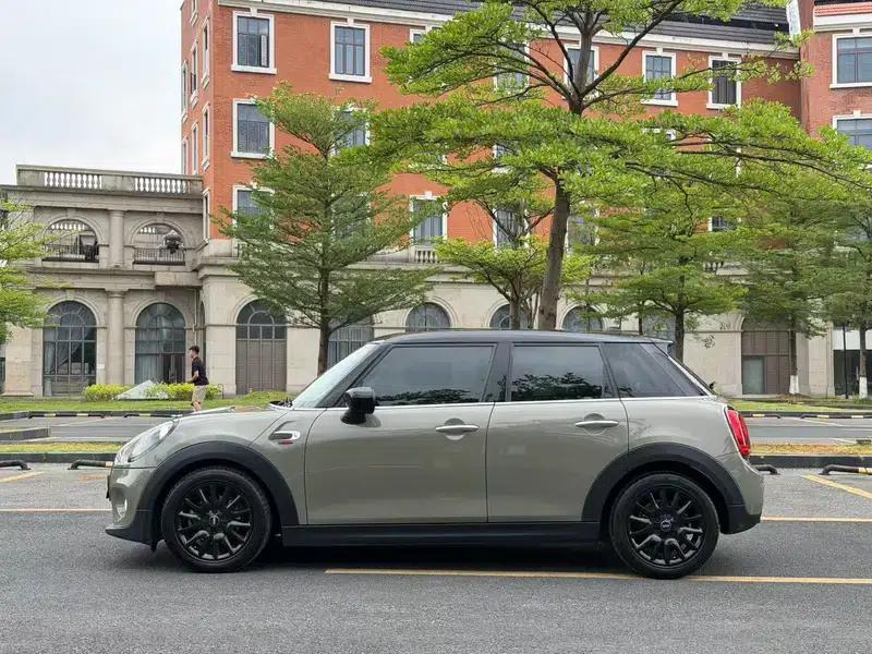 2020 MINI 1.5T ONE 5-Door Edition — миниатюра 4