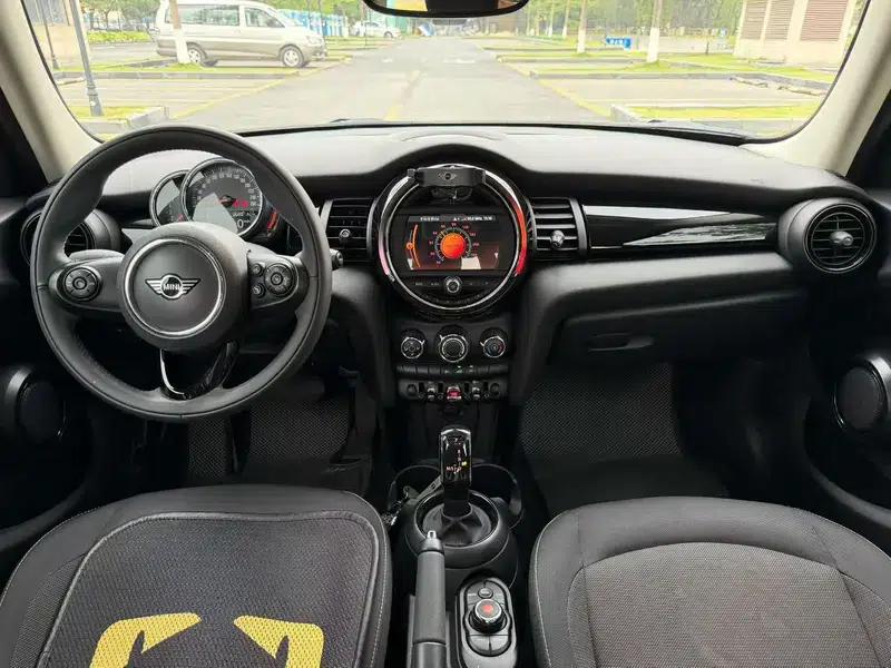 2020 MINI 1.5T ONE 5-Door Edition — миниатюра 7
