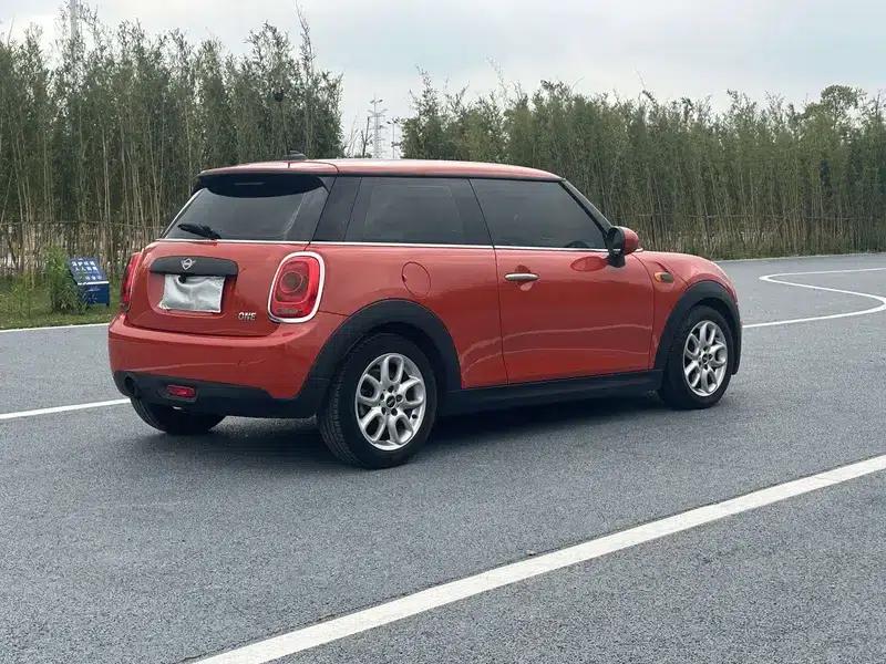 2018 MINI 1.5T ONE PLUS — миниатюра 6