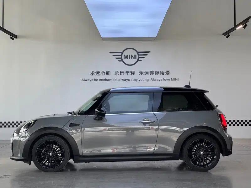 MINI 2022 Facelift 1.5T COOPER Classic — миниатюра 4