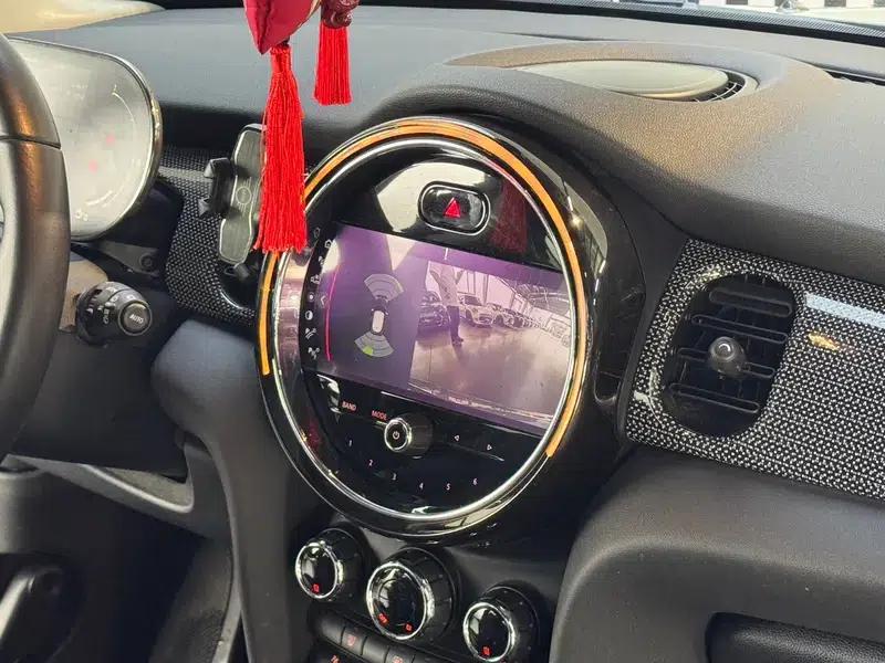 MINI 2022 Facelift 1.5T COOPER Classic — миниатюра 8