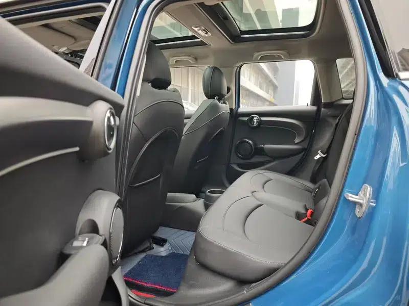 2022 MINI 1.5T COOPER Classic 5-Door — миниатюра 9