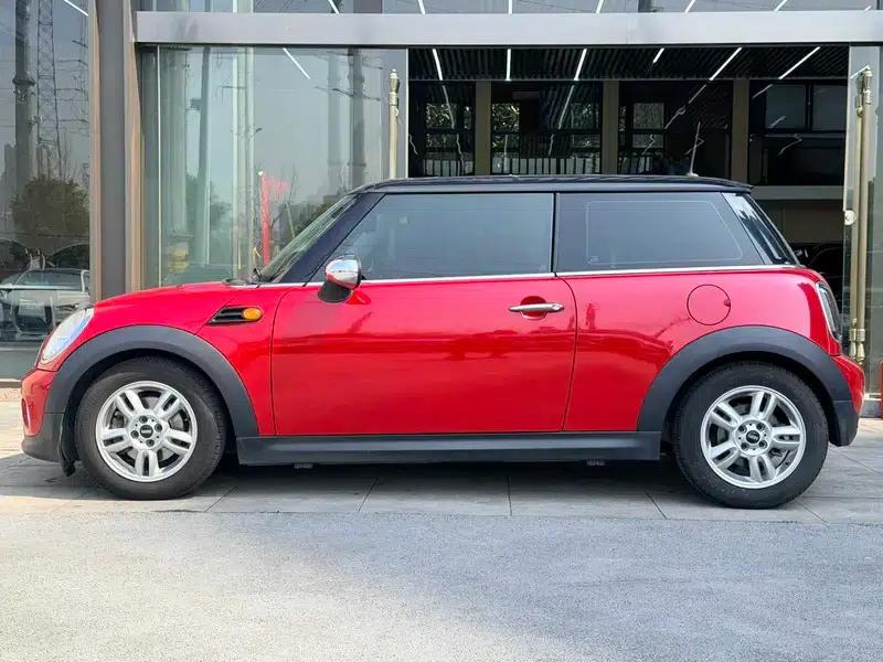 MINI 2013 1.6L ONE Limited Edition - First Model — миниатюра 3