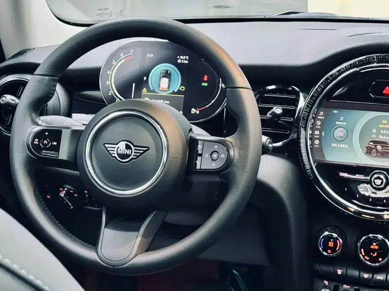 MINI 2023 1.5T COOPER Artist — миниатюра 9