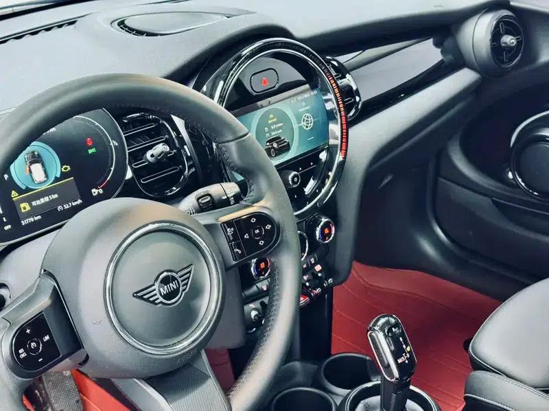 MINI 2023 1.5T COOPER Artist — миниатюра 10