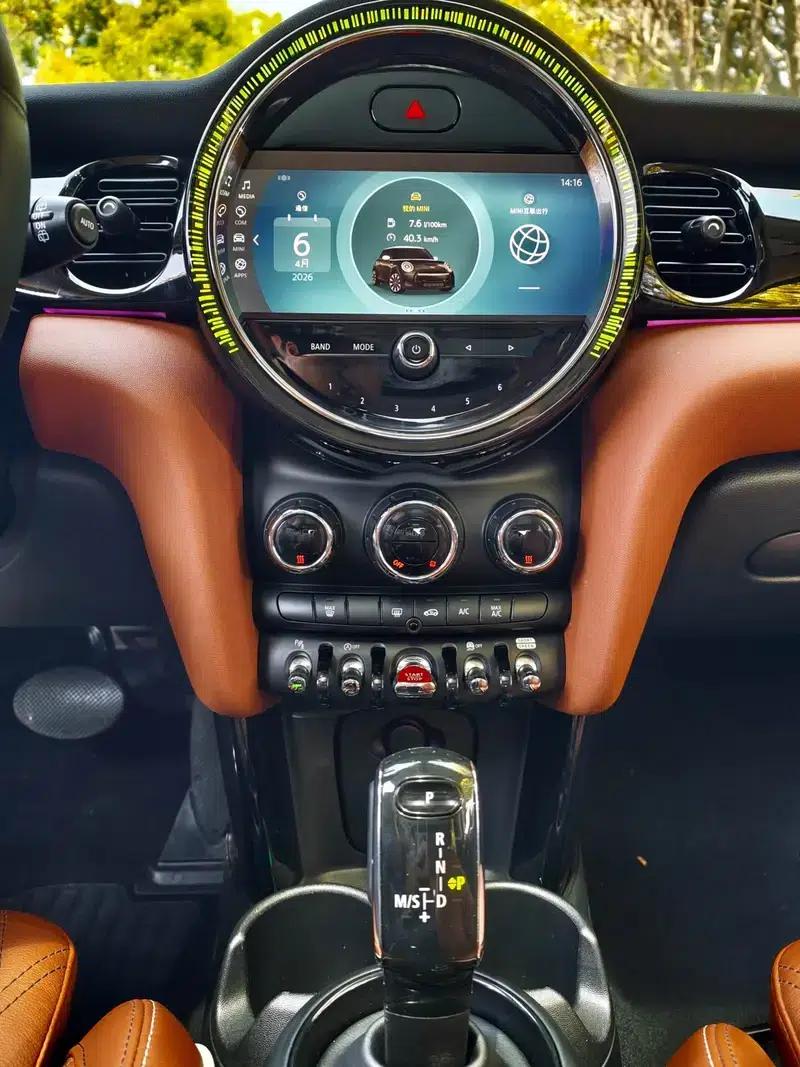 MINI 2022 Facelift 1.5T COOPER Artist — миниатюра 8