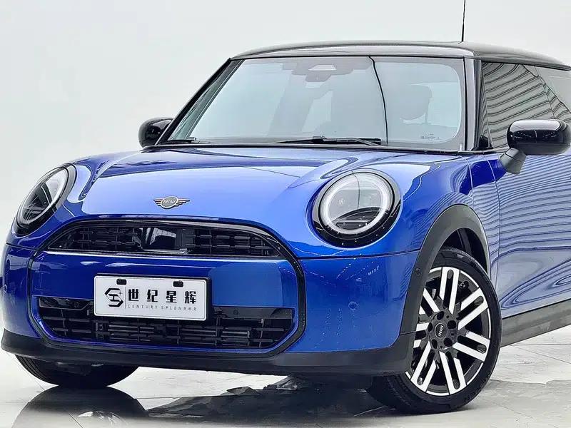 2025 MINI 1.5T COOPER Three-Door Classic — миниатюра 8
