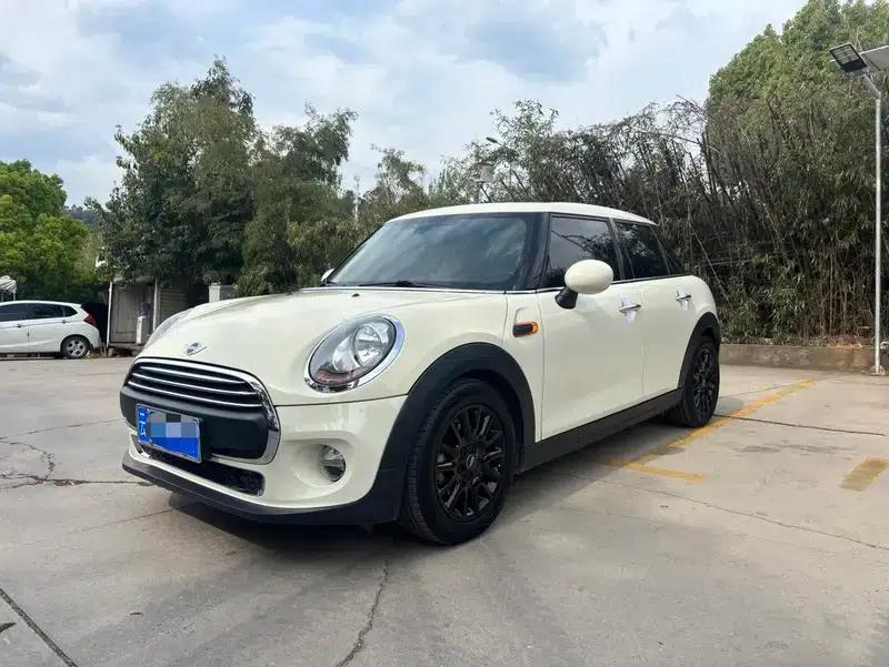 2018 MINI 1.5T ONE 5-Door Edition — миниатюра 1
