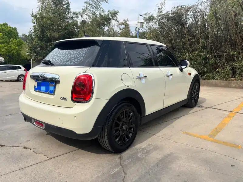 2018 MINI 1.5T ONE 5-Door Edition — миниатюра 6