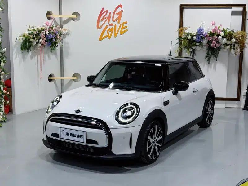 MINI 2023 Facelift 1.5T COOPER Artist — миниатюра 1