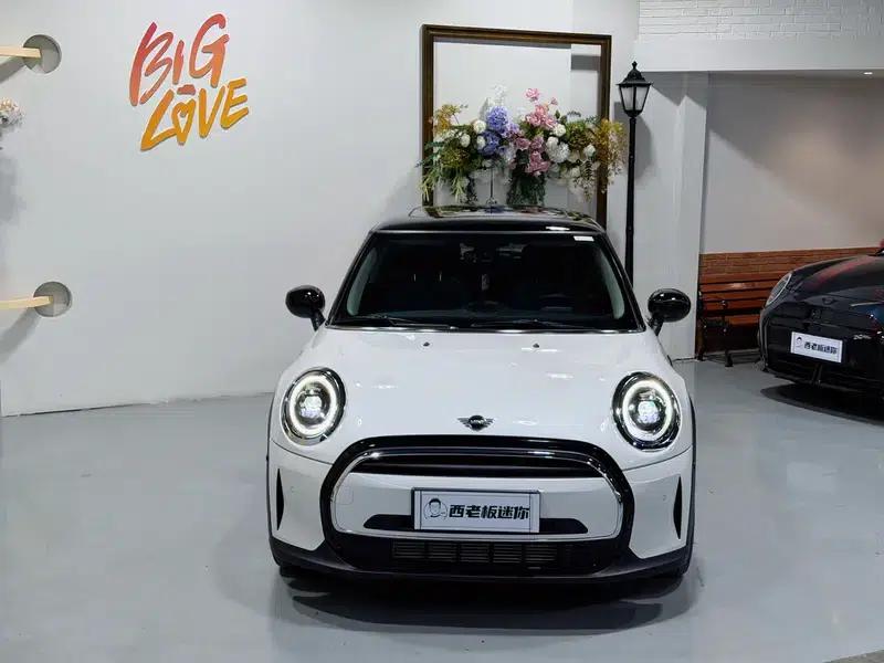 MINI 2023 Facelift 1.5T COOPER Artist — миниатюра 2