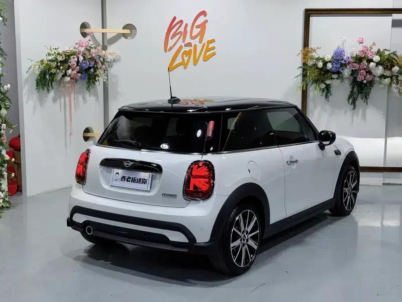 MINI 2023 Facelift 1.5T COOPER Artist — миниатюра 5