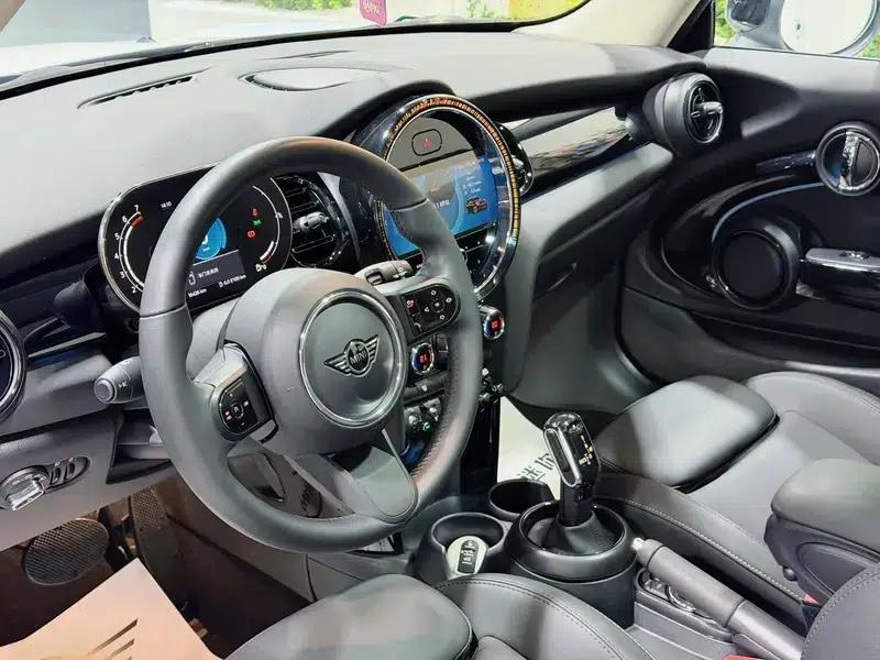 MINI 2023 Facelift 1.5T COOPER Artist — миниатюра 8