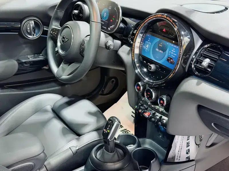 MINI 2023 Facelift 1.5T COOPER Artist — миниатюра 9