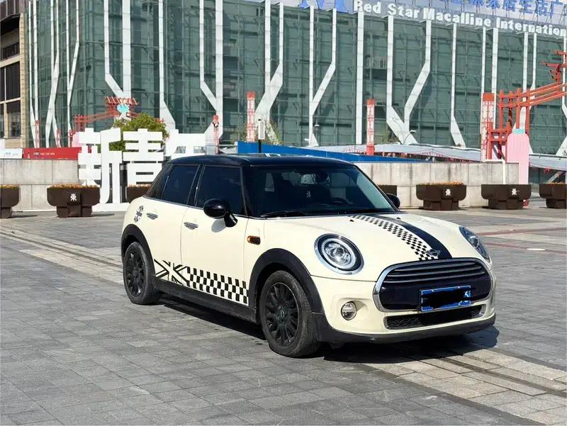 2016 MINI 1.5T COOPER 5-door version — миниатюра 3