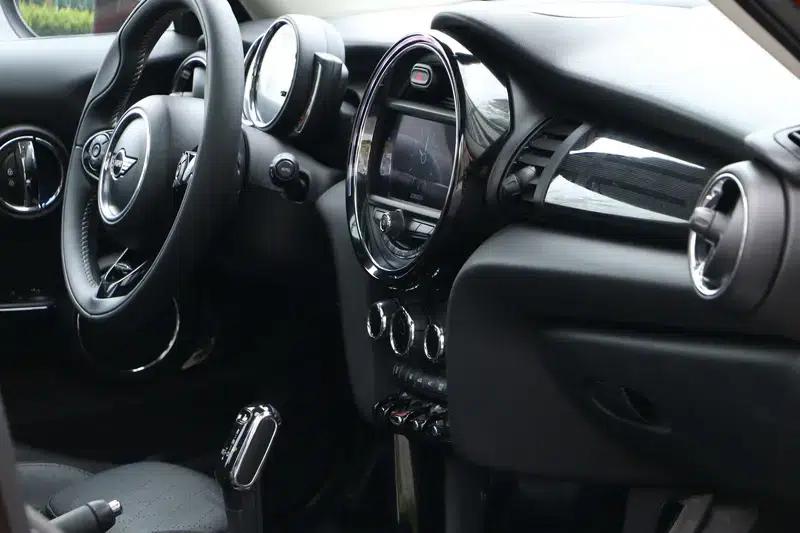 2018 MINI 1.5T COOPER Artist 5-Door Edition — миниатюра 8
