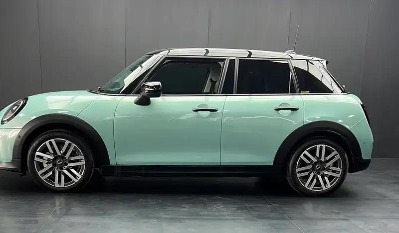 MINI 2025 1.5T COOPER 5-Door Classic — миниатюра 3