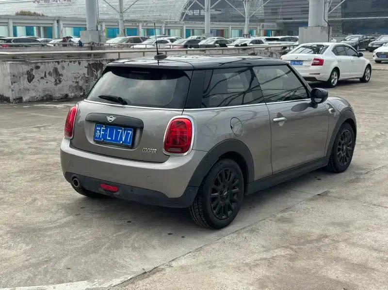 MINI 2020 1.5T COOPER Classic — миниатюра 7