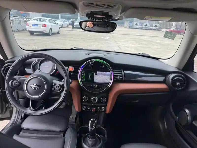 MINI 2020 1.5T COOPER Classic — миниатюра 9
