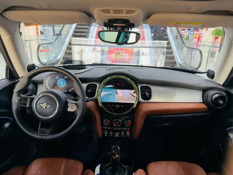 MINI 2023 2.0T COOPER S Artist — миниатюра 12