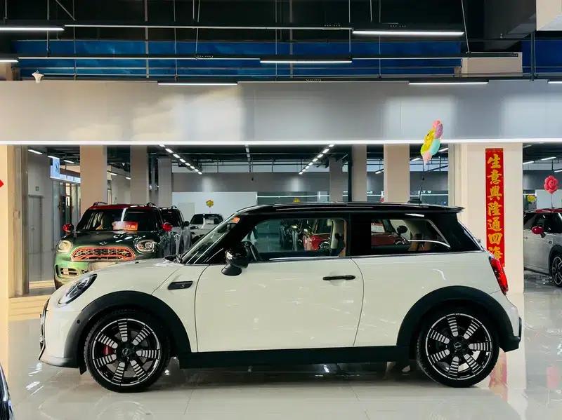 MINI 2023 2.0T COOPER S Artist — миниатюра 3