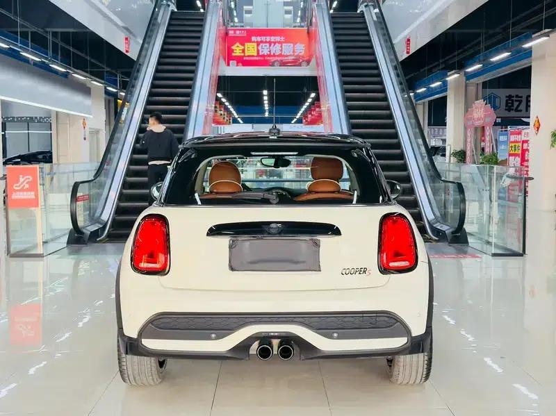 MINI 2023 2.0T COOPER S Artist — миниатюра 4