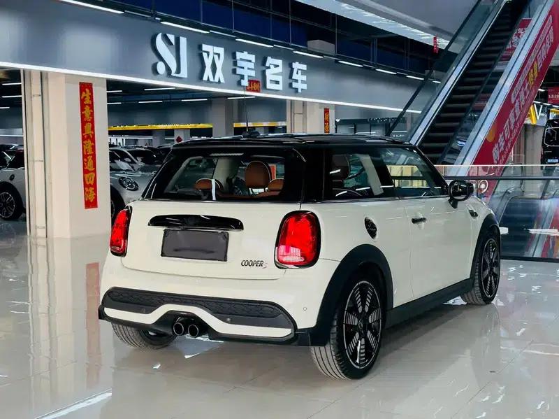 MINI 2023 2.0T COOPER S Artist — миниатюра 7