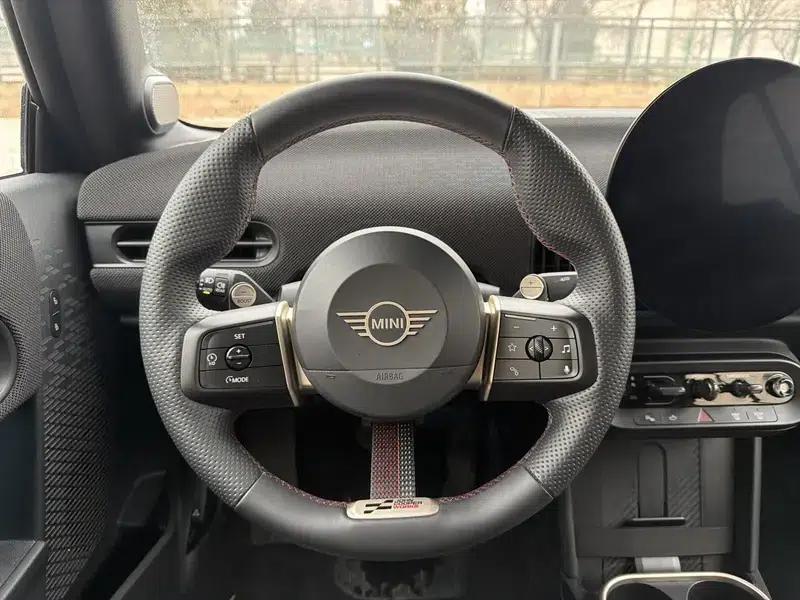MINI 2025 2.0T COOPER S CABRIO Artist — миниатюра 11