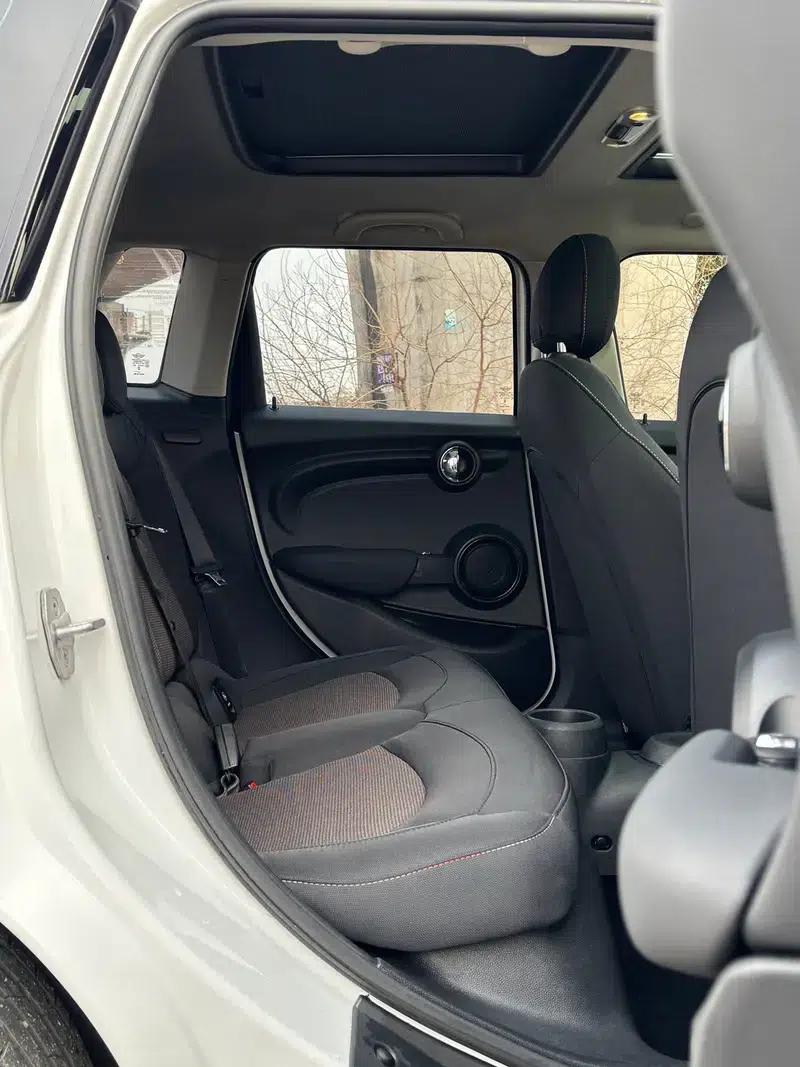 2023 MINI 1.5T ONE 5-Door Edition — миниатюра 16