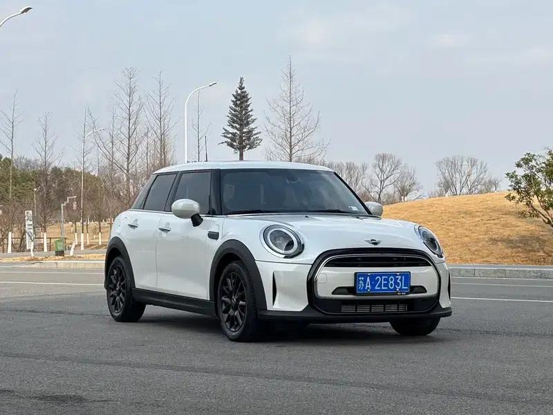 2023 MINI 1.5T ONE 5-Door Edition — миниатюра 3