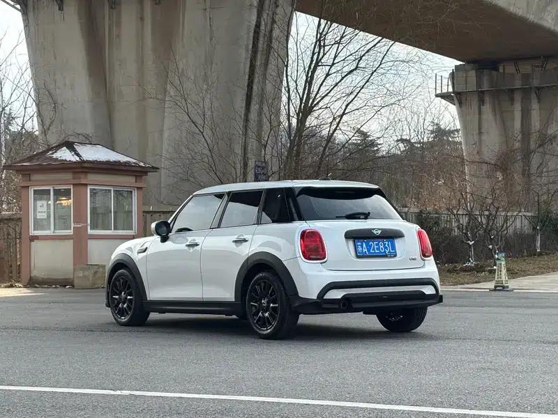 2023 MINI 1.5T ONE 5-Door Edition — миниатюра 5