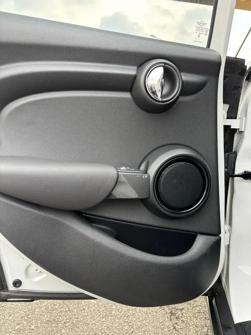 2023 MINI 1.5T ONE 5-Door Edition — миниатюра 8