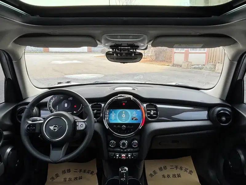 2023 MINI 1.5T ONE 5-Door Edition — миниатюра 9