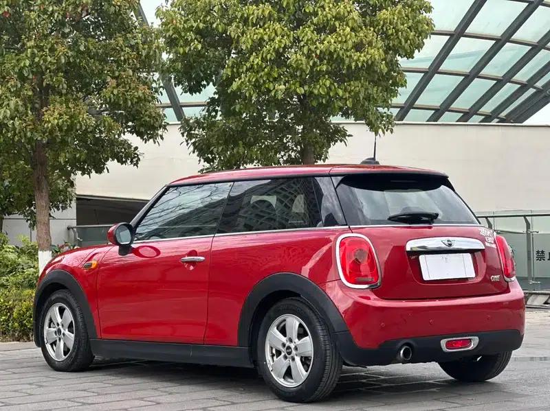 MINI 2016 1.2T ONE Pioneer — миниатюра 4