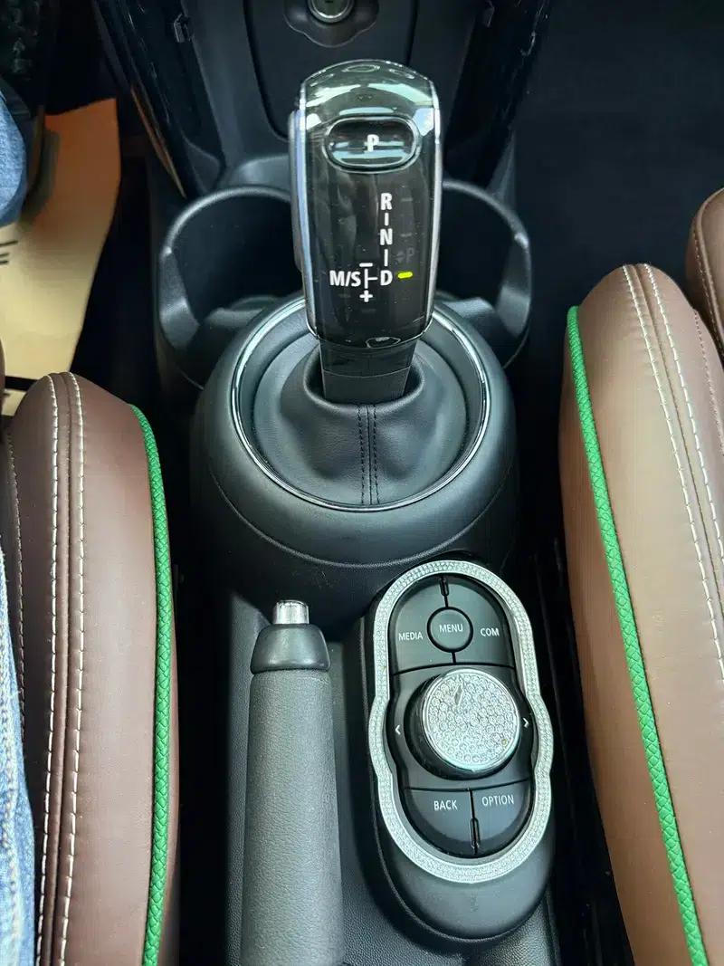 MINI 2019 1.5T COOPER 60th Anniversary Edition (5-door version) — миниатюра 23
