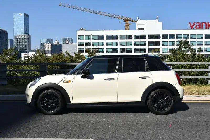 2016 MINI 1.5T COOPER 5-door version — миниатюра 3