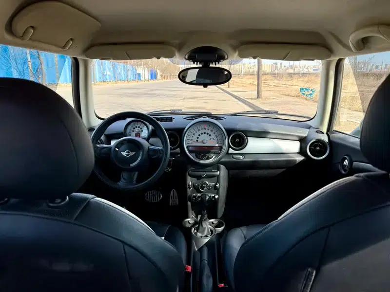 2011 MINI 1.6L ONE — миниатюра 8