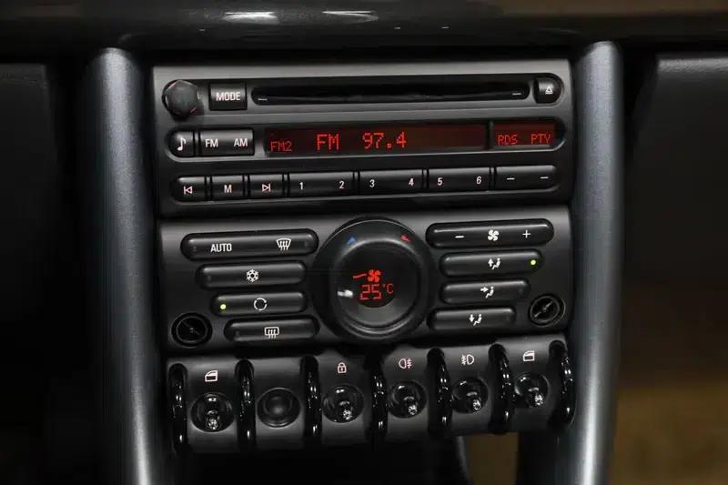 2004 MINI 1.6 COOPER — миниатюра 9
