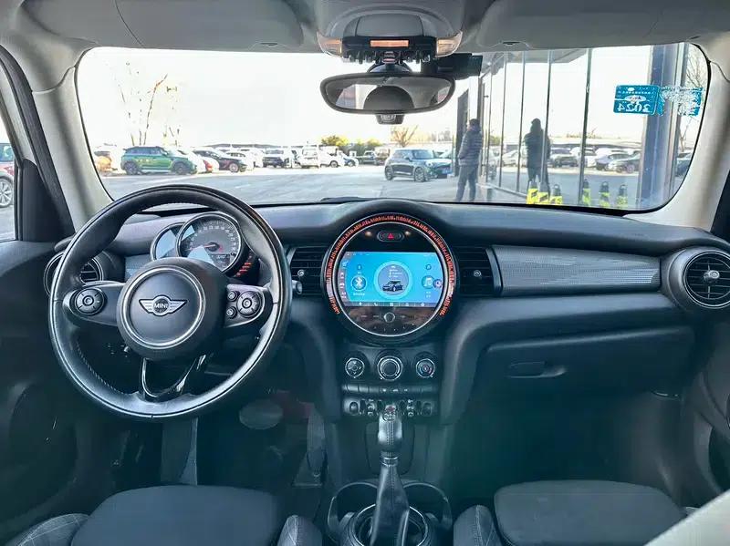 2016 MINI 1.5T COOPER 5-door version — миниатюра 6