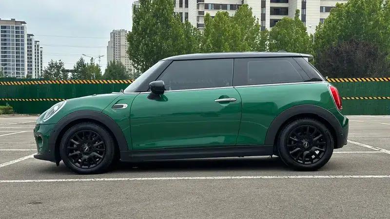 MINI 2021 1.5T COOPER Classic — миниатюра 11