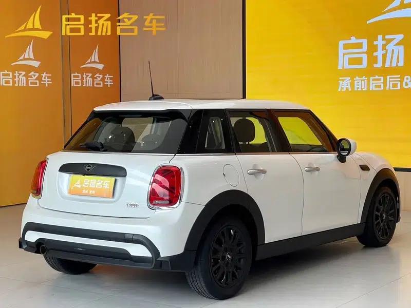 2023 MINI 1.5T ONE 5-Door Edition — миниатюра 3
