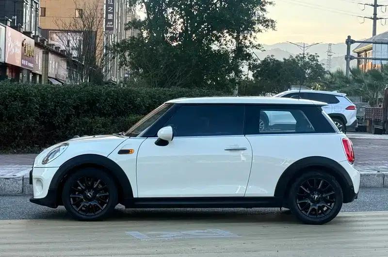 MINI 2016 1.2T ONE Pioneer — миниатюра 3
