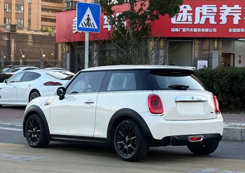 MINI 2016 1.2T ONE Pioneer — миниатюра 4