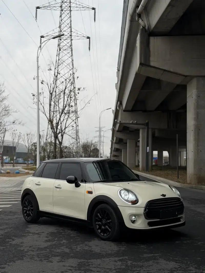 2016 MINI 1.5T COOPER 5-door version — миниатюра 2