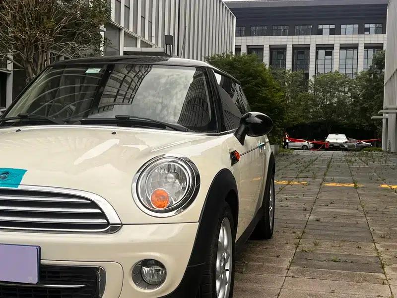 2011 MINI 1.6L COOPER Fun — миниатюра 13