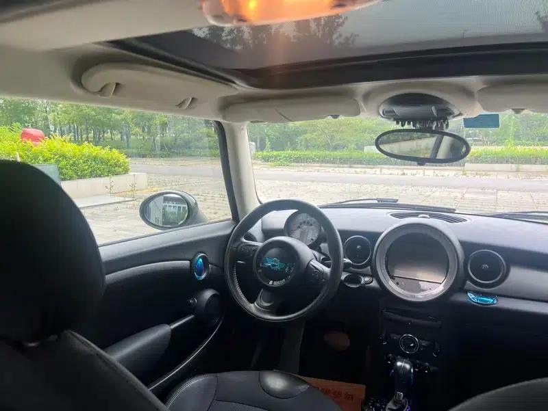 2011 MINI 1.6L COOPER Fun — миниатюра 25