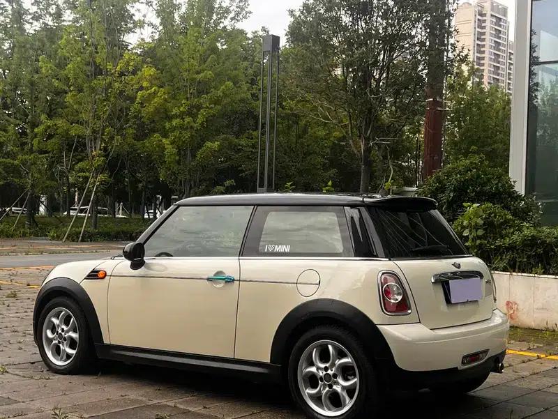 2011 MINI 1.6L COOPER Fun — миниатюра 5